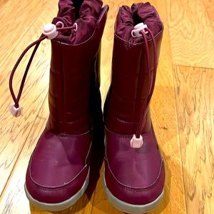 Girls Lands End snow boots .